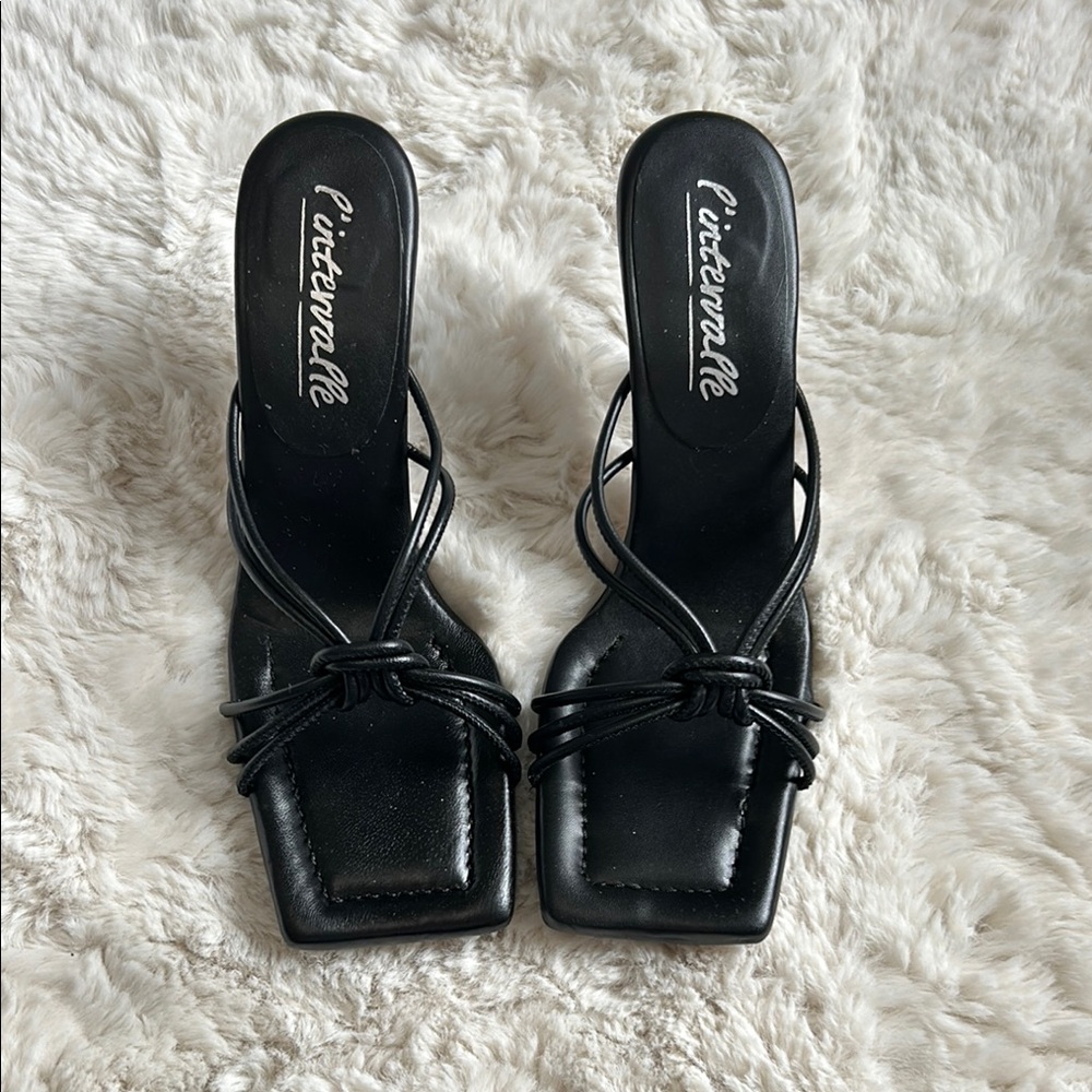 Black Women's Strappy Sandals